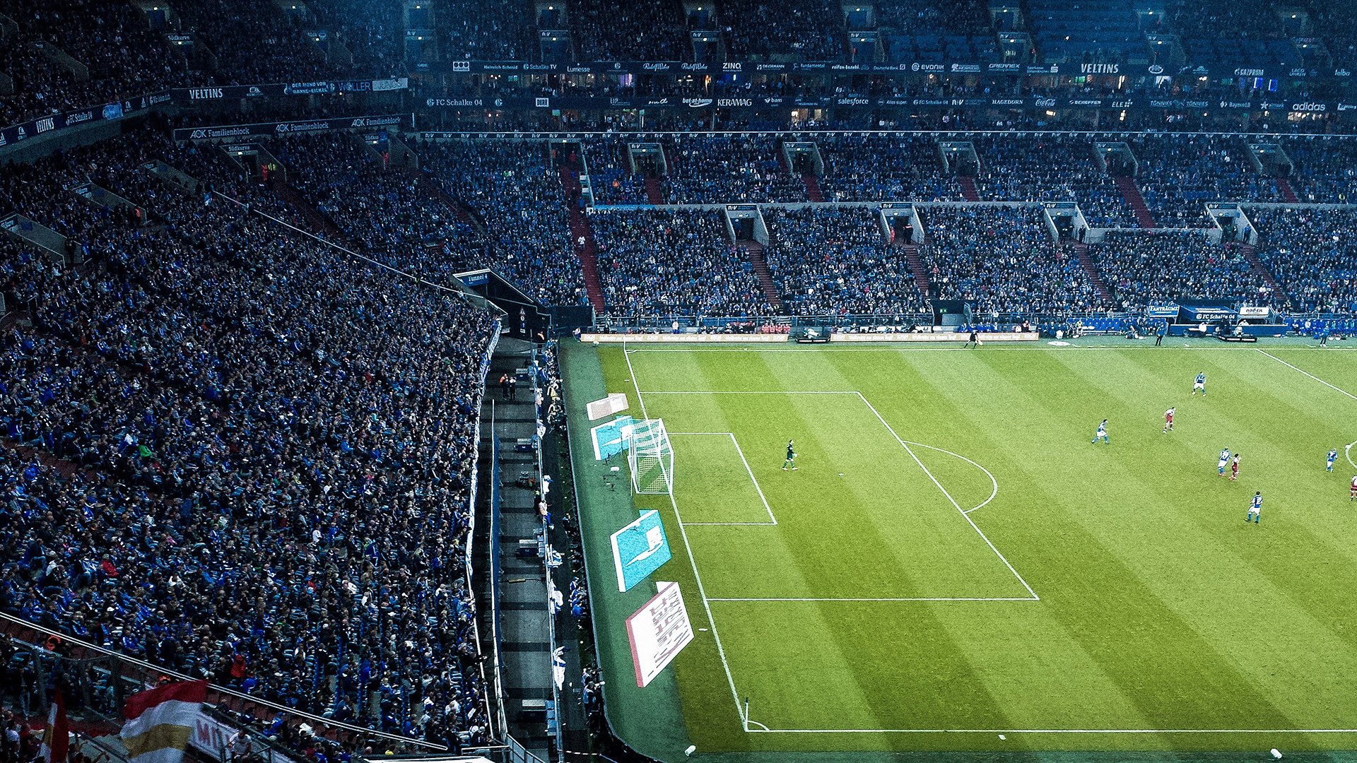 _亲子同场：家庭成员参与网球运动的趣味故事_，关于网球的小故事