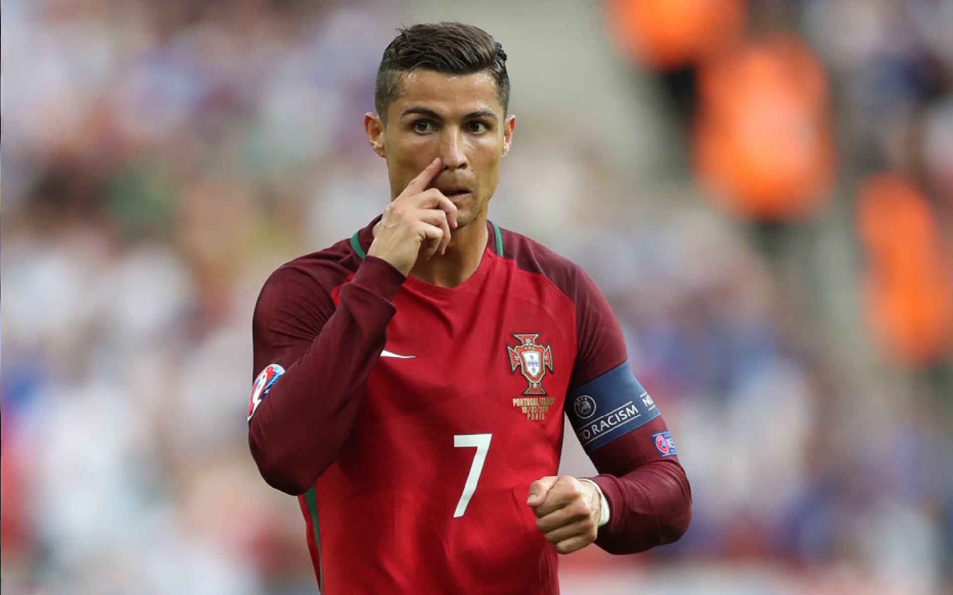 公牛老将接受VR访谈，球迷置身虚拟更衣室，公牛选手