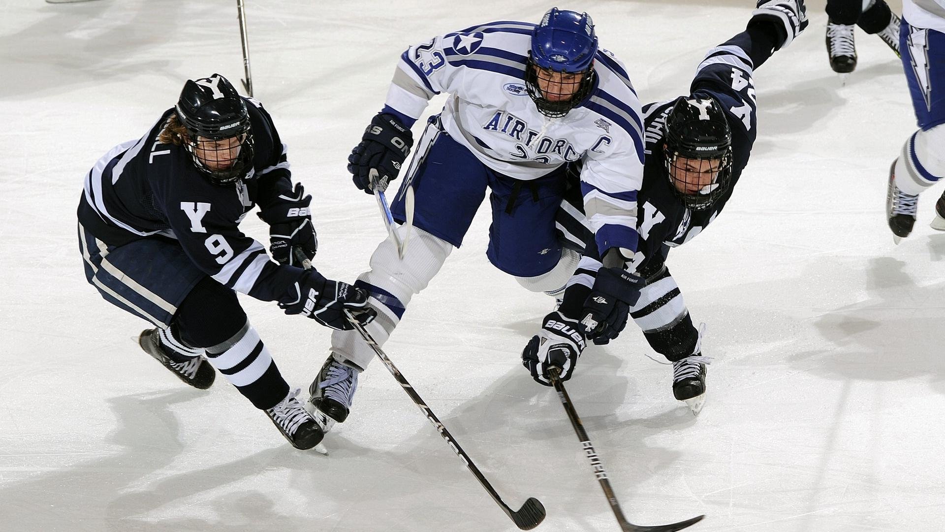 球场外的故事：运动员的生活点滴和成长经历，描写球场上运动员风采